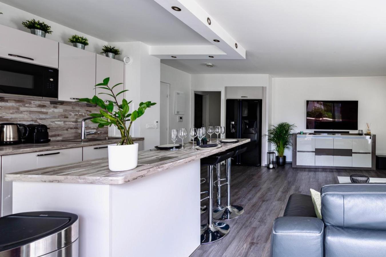 Charmant Refuge Avec Jardin, A 6 Minutes A Pied Du Metro Creteil L Echat-Lovely Retreat With Garden, Located A 6-Minute Walk From Creteil L Echat Metro Station Zewnętrze zdjęcie