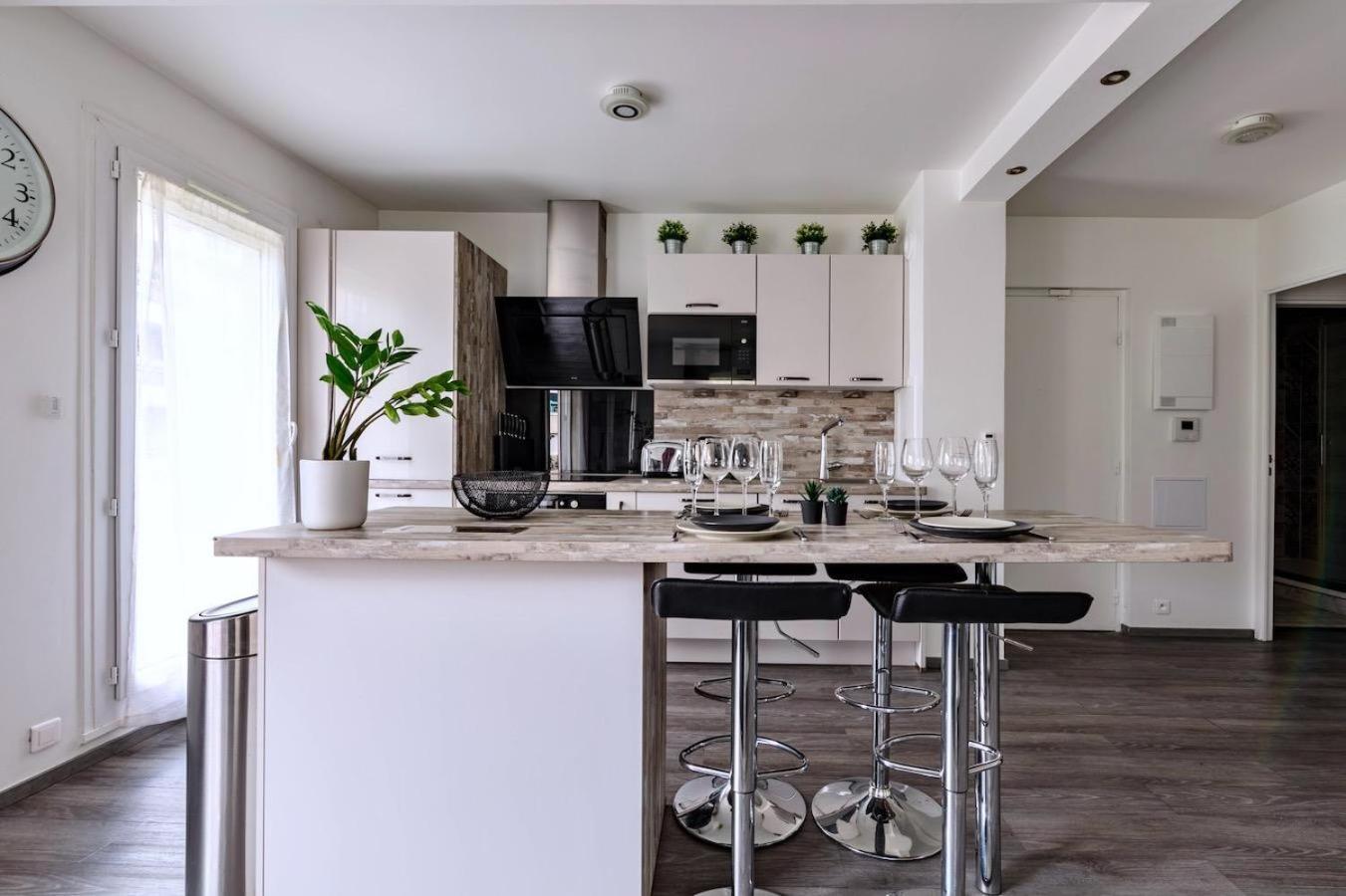 Charmant Refuge Avec Jardin, A 6 Minutes A Pied Du Metro Creteil L Echat-Lovely Retreat With Garden, Located A 6-Minute Walk From Creteil L Echat Metro Station Zewnętrze zdjęcie