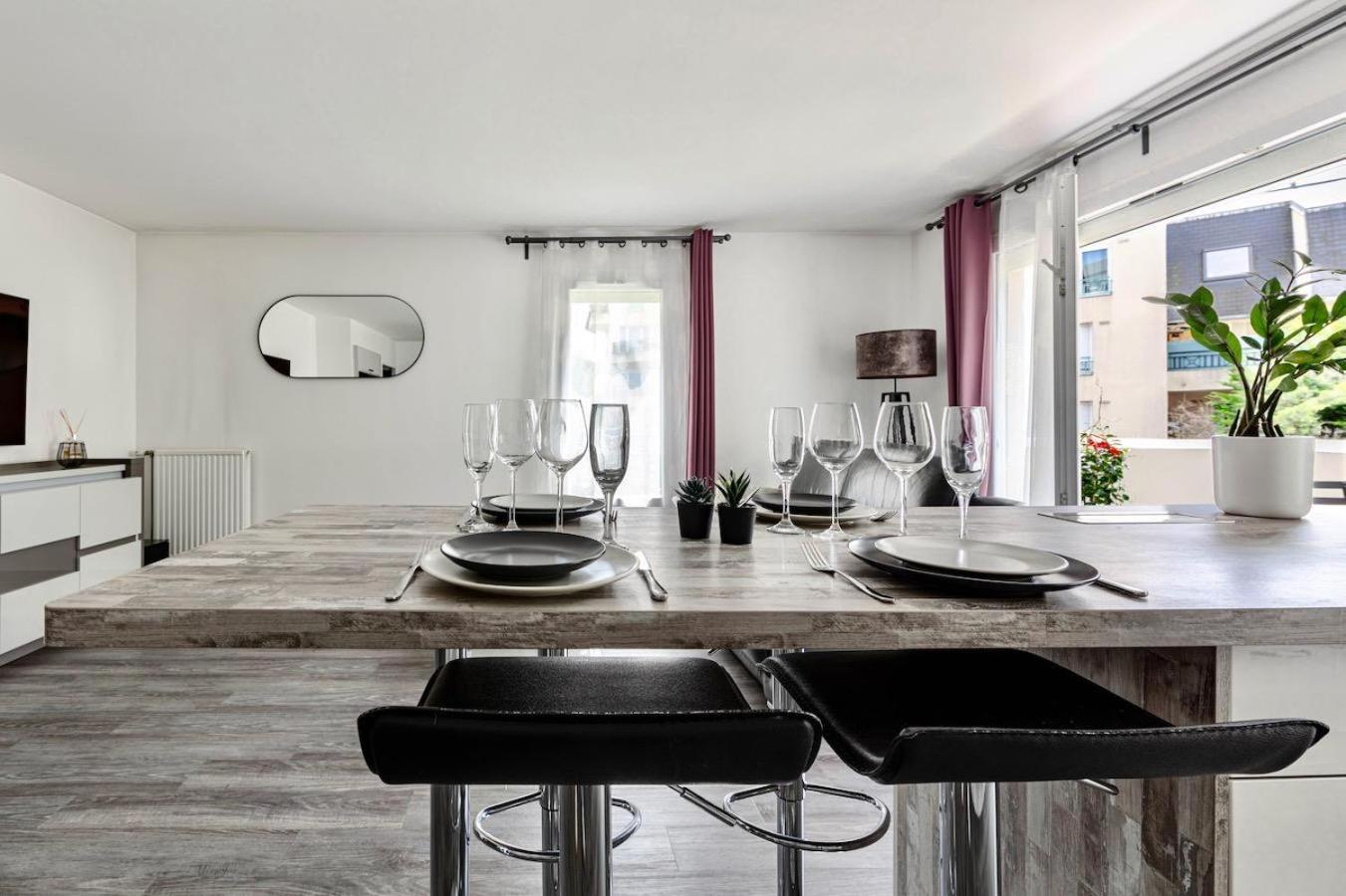 Charmant Refuge Avec Jardin, A 6 Minutes A Pied Du Metro Creteil L Echat-Lovely Retreat With Garden, Located A 6-Minute Walk From Creteil L Echat Metro Station Zewnętrze zdjęcie