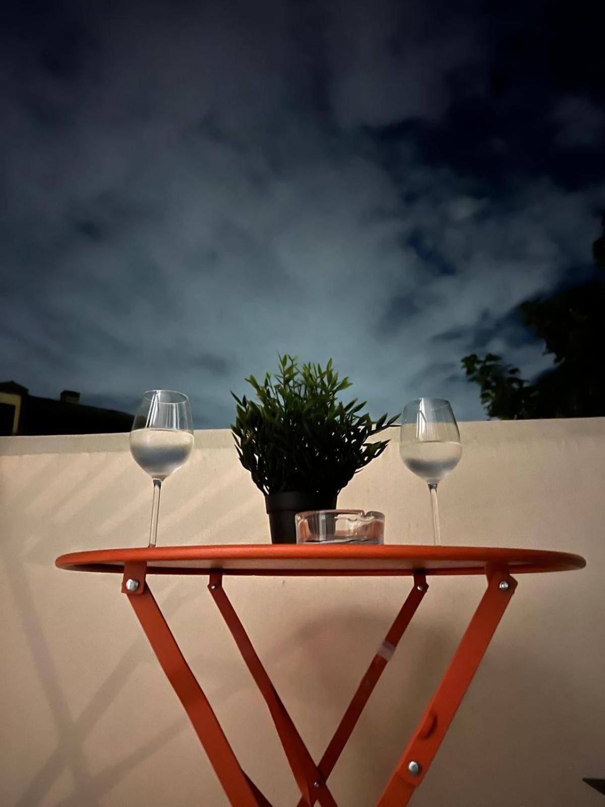 Charmant Refuge Avec Jardin, A 6 Minutes A Pied Du Metro Creteil L Echat-Lovely Retreat With Garden, Located A 6-Minute Walk From Creteil L Echat Metro Station Zewnętrze zdjęcie