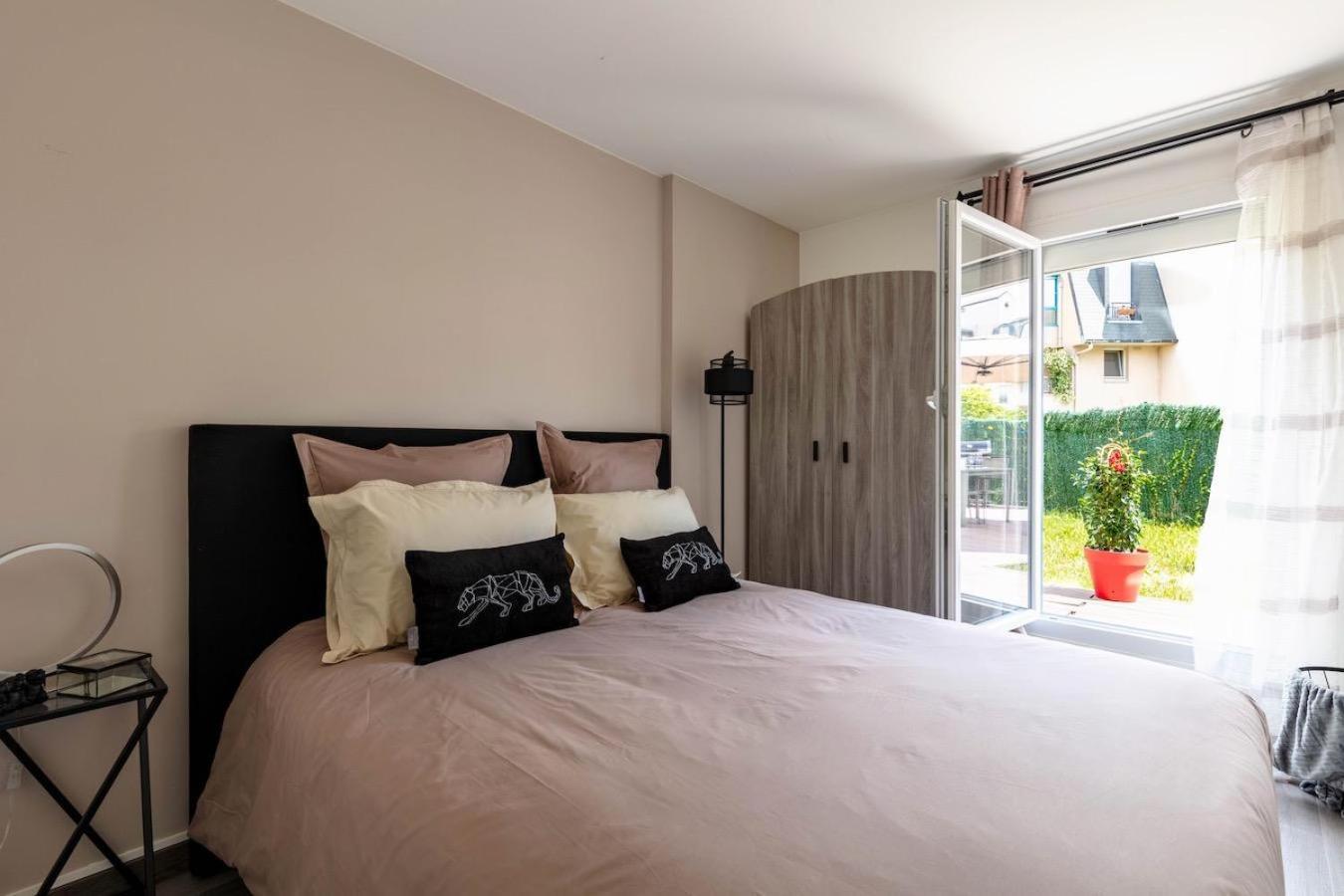 Charmant Refuge Avec Jardin, A 6 Minutes A Pied Du Metro Creteil L Echat-Lovely Retreat With Garden, Located A 6-Minute Walk From Creteil L Echat Metro Station Zewnętrze zdjęcie